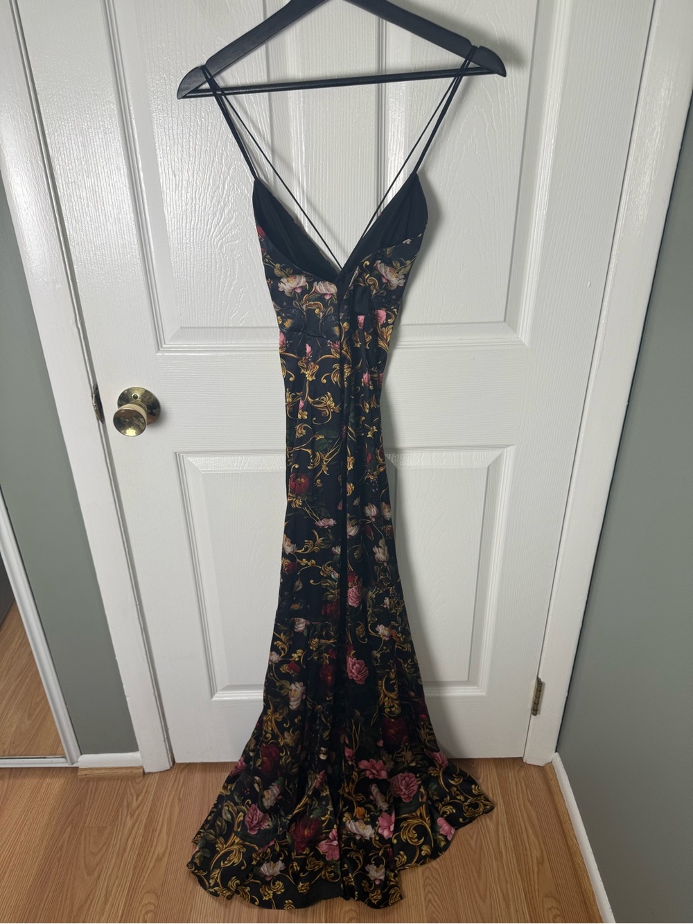 Alice + Olivia Milta Mermaid Slip Dress in Evermore Floral 0 - Picture 7 of 15